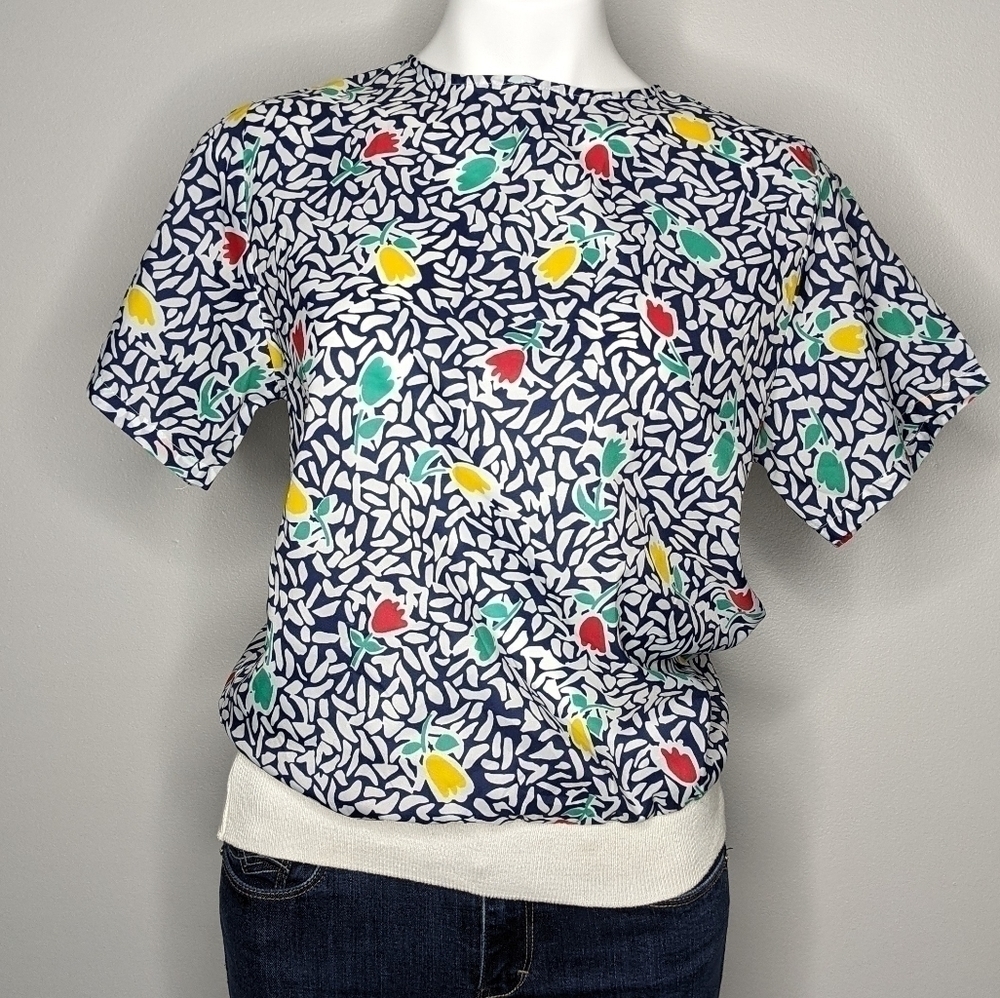 ✨3/$15 Vintage Carriage Court blue yellow red tulip floral blouse 12